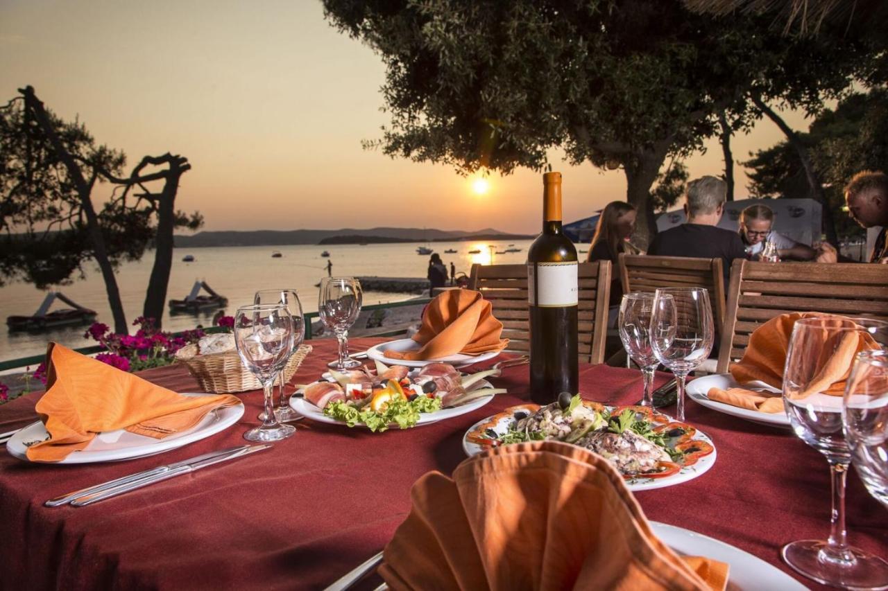 Pearl Of The Biograd Hotel บีโอกราดนาโมรู ภายนอก รูปภาพ
